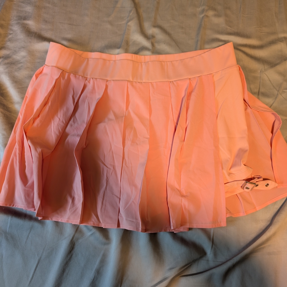 HALARA Peach Pleated Mini Skirt